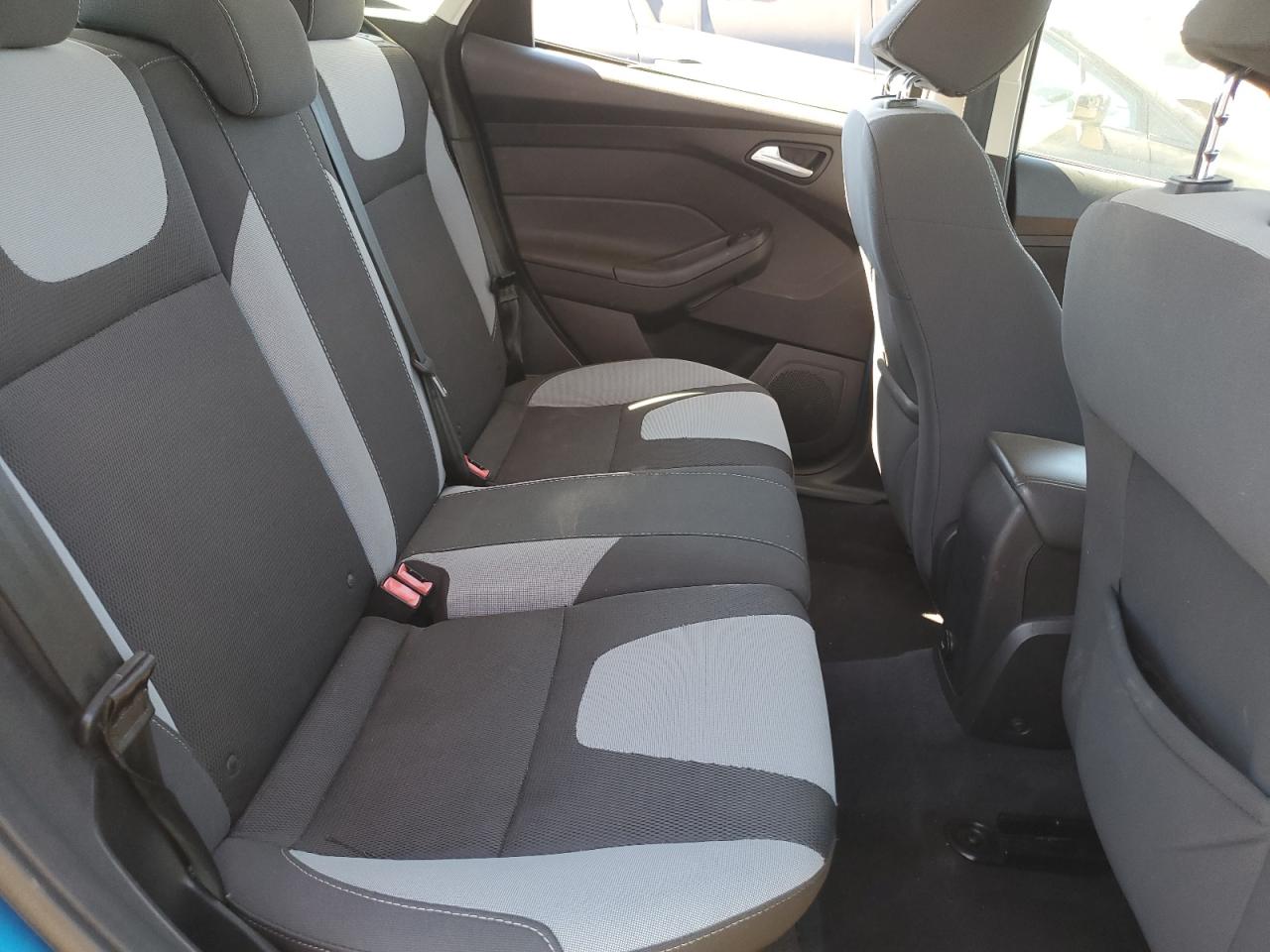 1FADP3K23EL238143 2014 Ford Focus Se