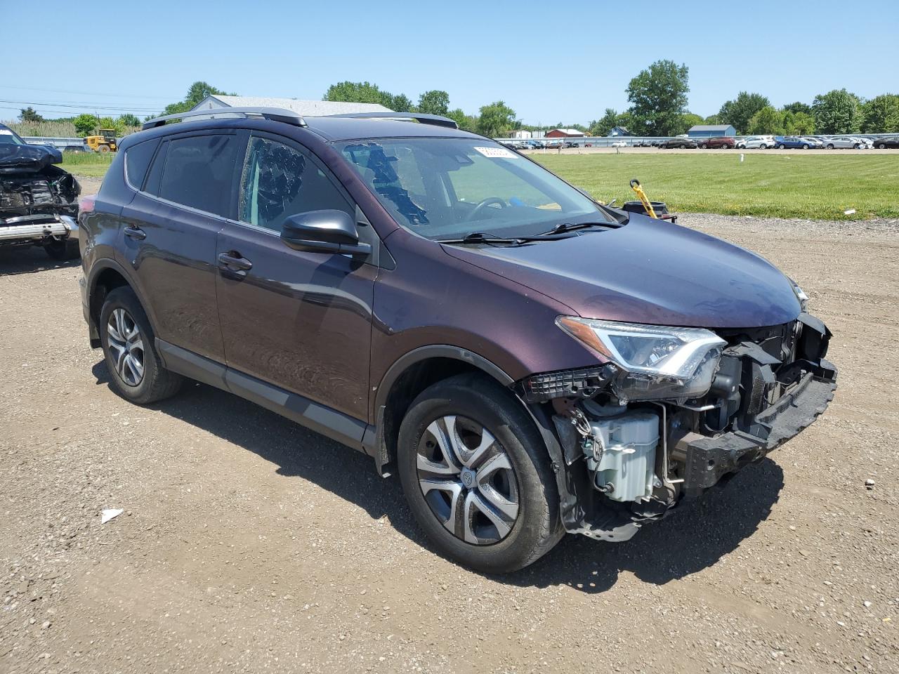 2T3BFREV4HW646195 2017 Toyota Rav4 Le