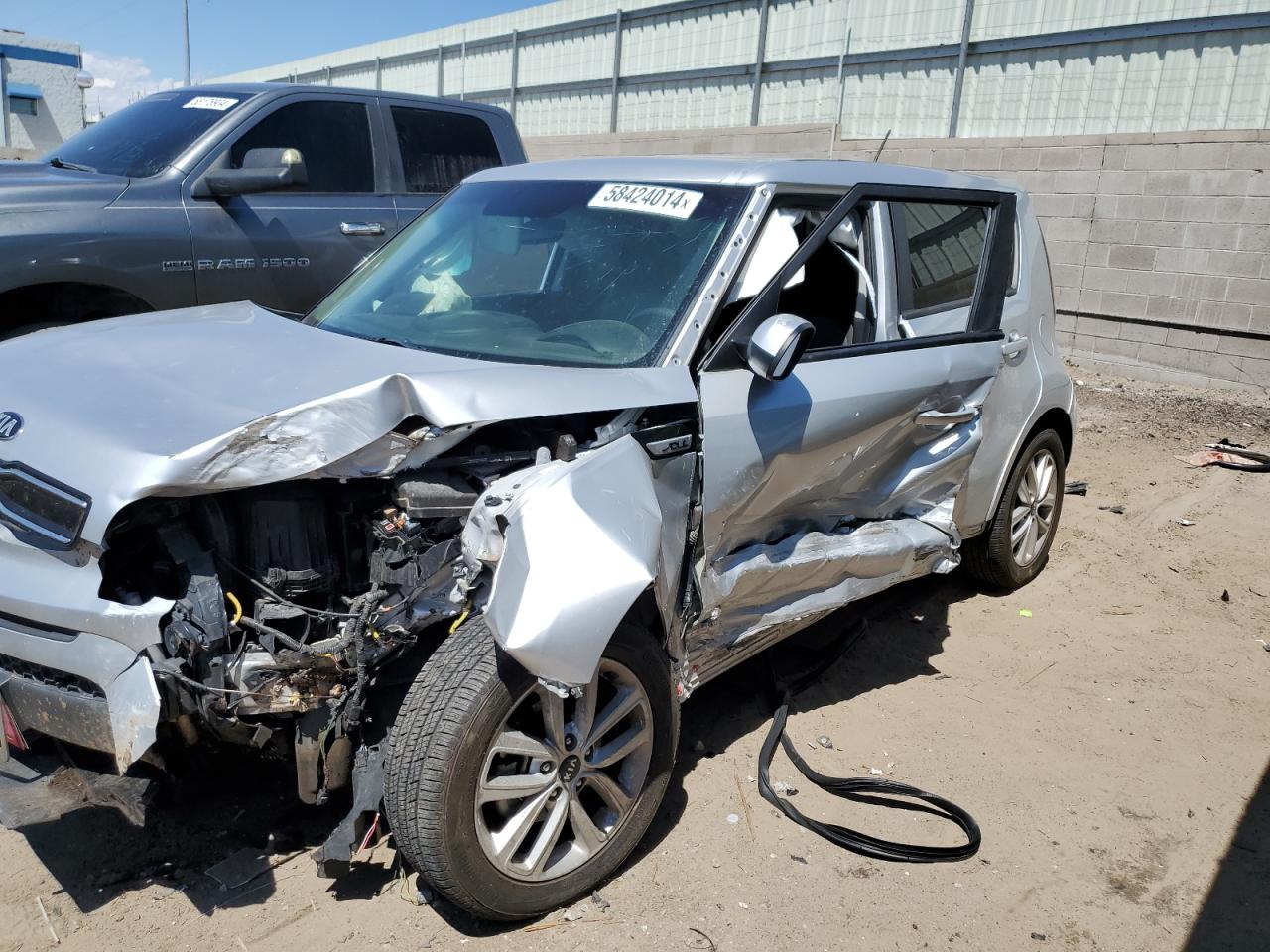 KNDJP3A58K7689081 2019 Kia Soul +