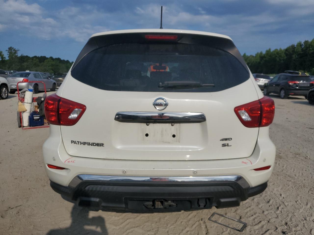 5N1DR2MM3JC649089 2018 Nissan Pathfinder S