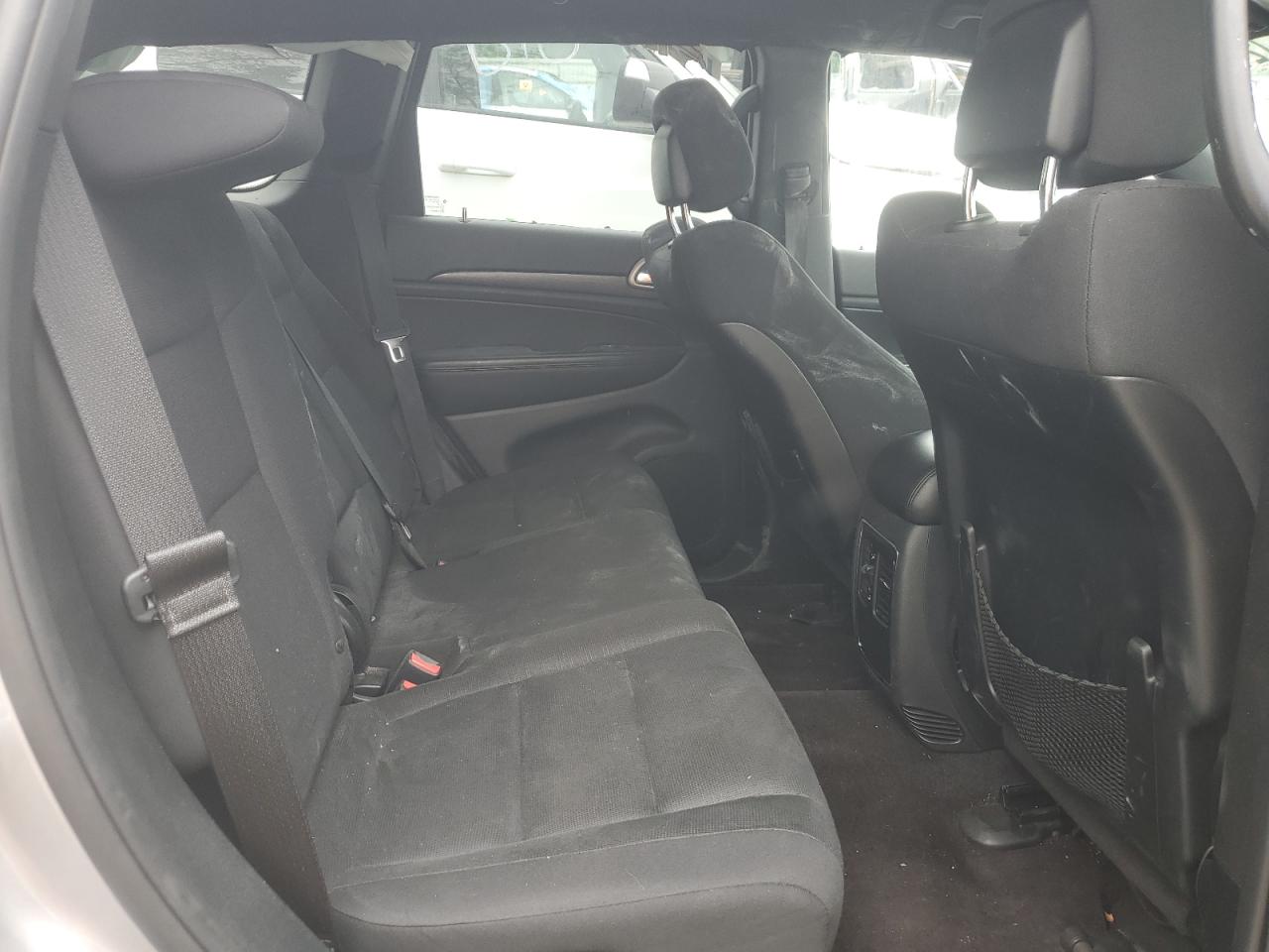 1C4RJFAGXHC885210 2017 Jeep Grand Cherokee Laredo