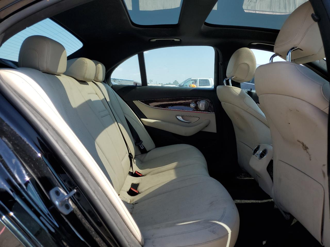 WDDZF4JB1KA513029 2019 Mercedes-Benz E 300