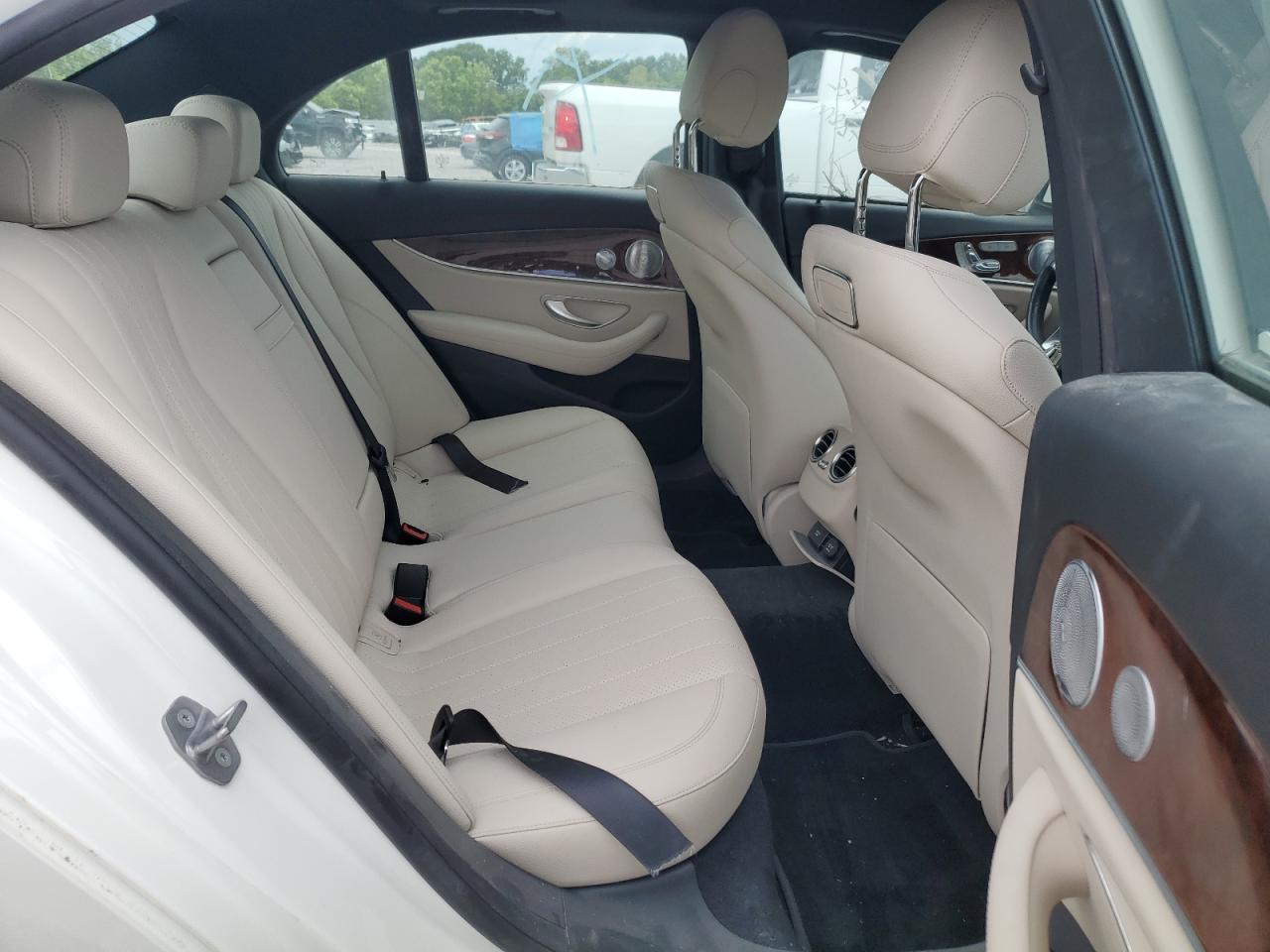 WDDZF4JB6JA448645 2018 Mercedes-Benz E 300