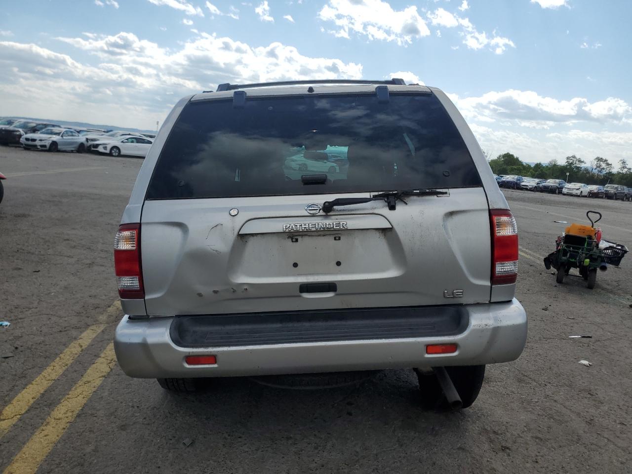 JN8DR09Y02W738028 2002 Nissan Pathfinder Le