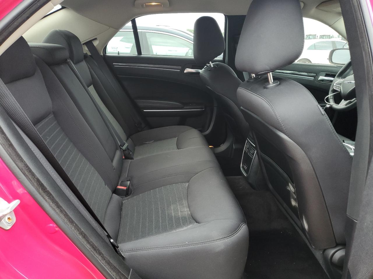 2C3CCARG2JH286042 2018 Chrysler 300 Touring