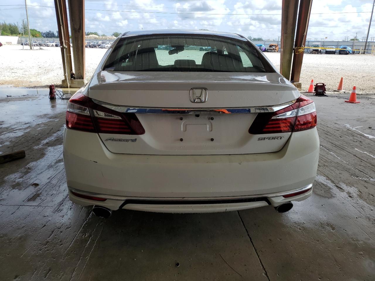 2016 Honda Accord Sport vin: 1HGCR2F54GA240918