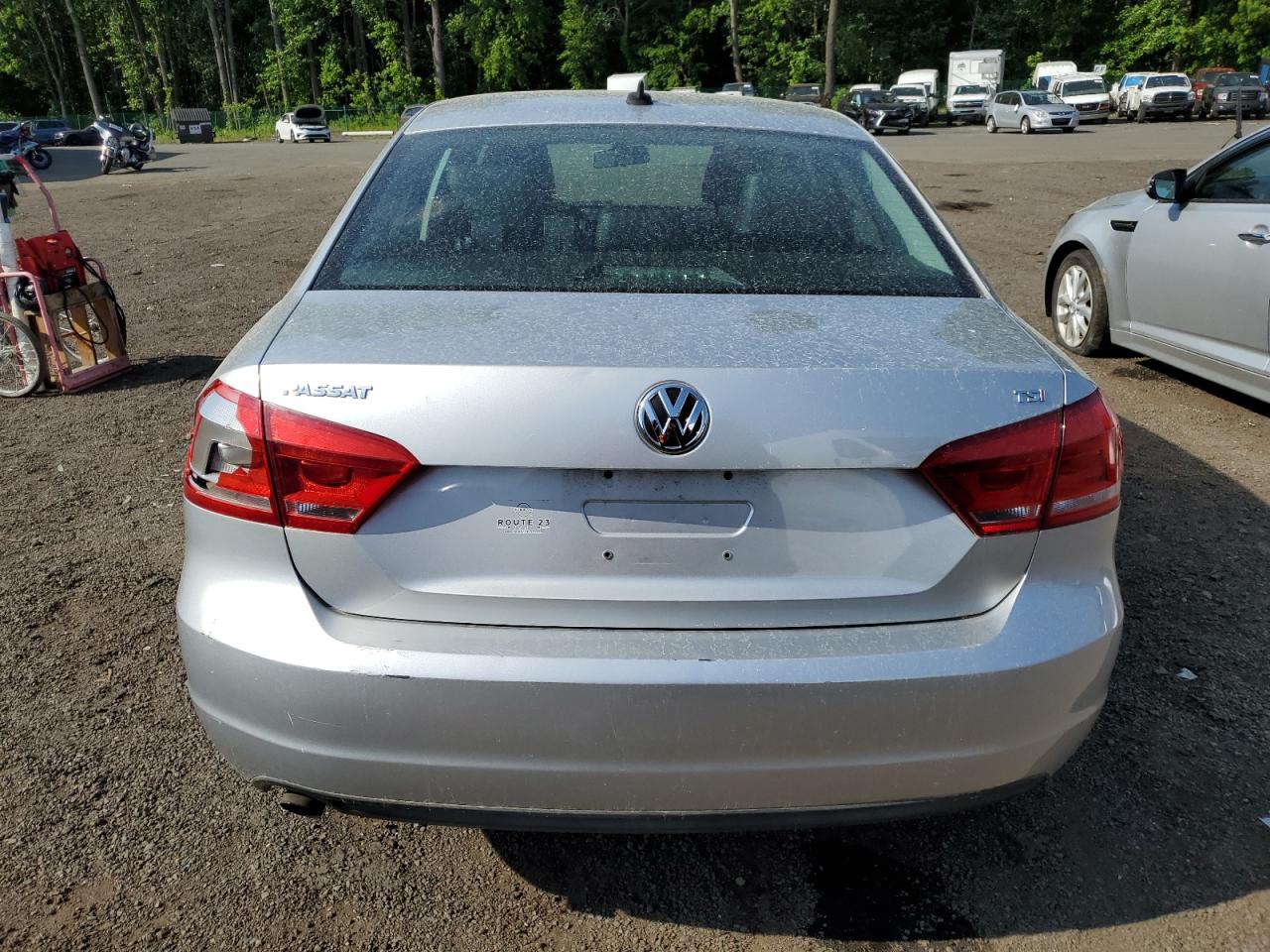 2014 Volkswagen Passat S vin: 1VWAT7A34EC080161