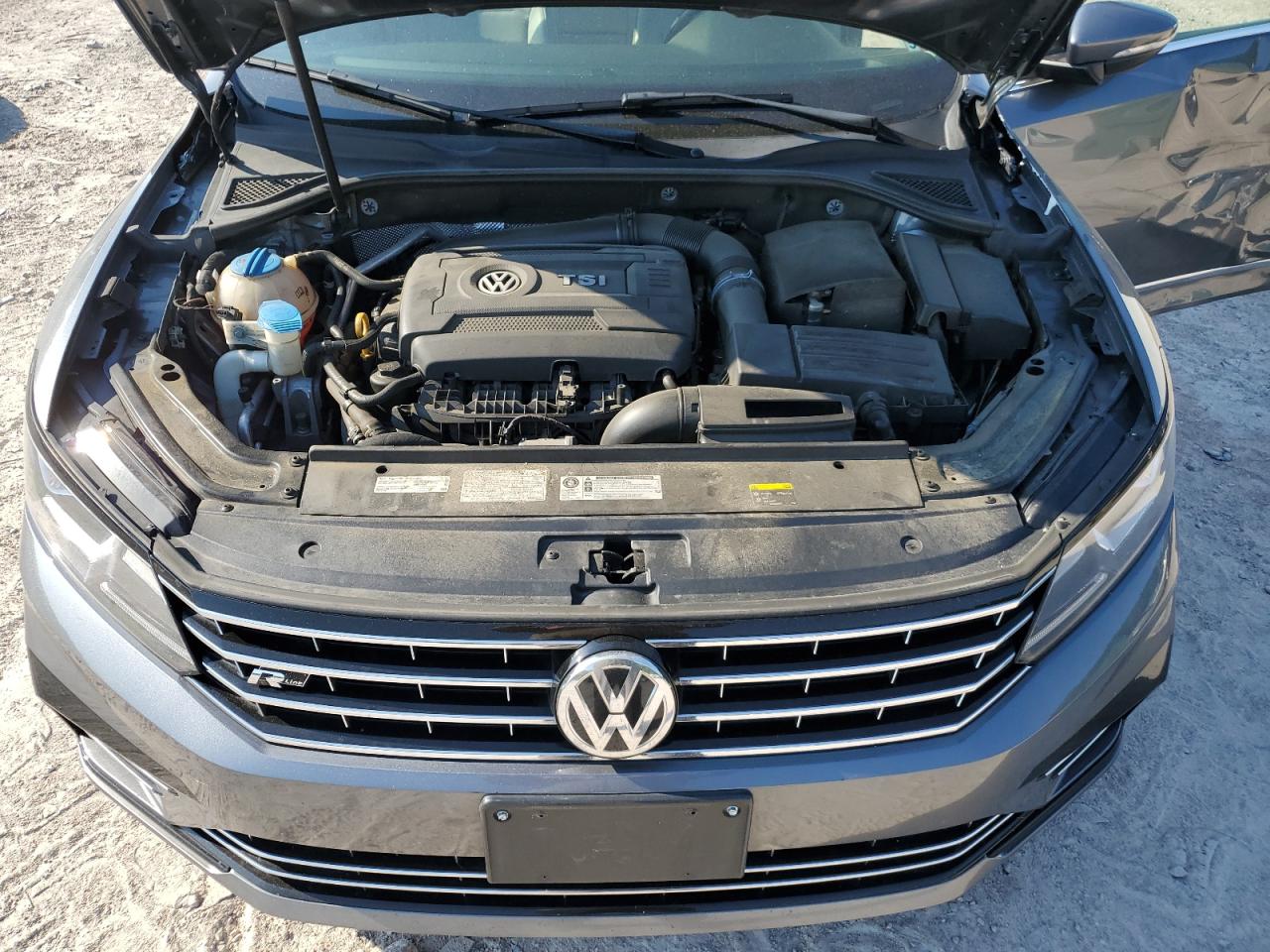 1VWDT7A33HC053812 2017 Volkswagen Passat R-Line