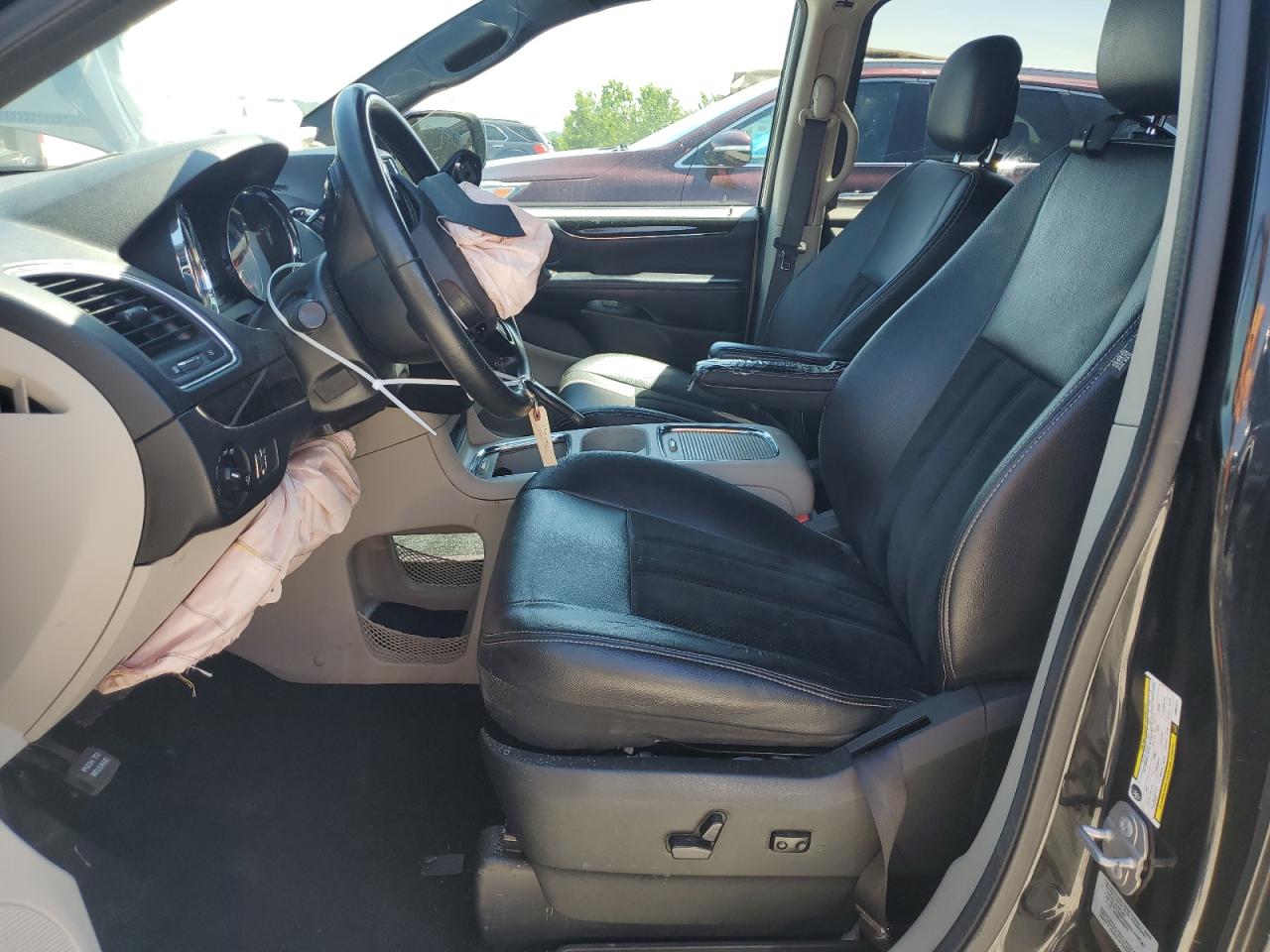 2C4RDGCGXHR851611 2017 Dodge Grand Caravan Sxt