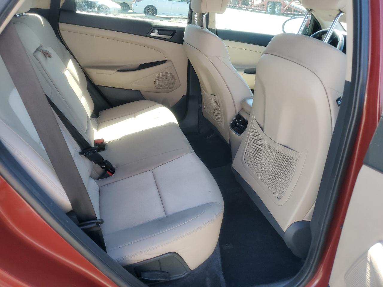 KM8J3CA2XJU778261 2018 Hyundai Tucson Value