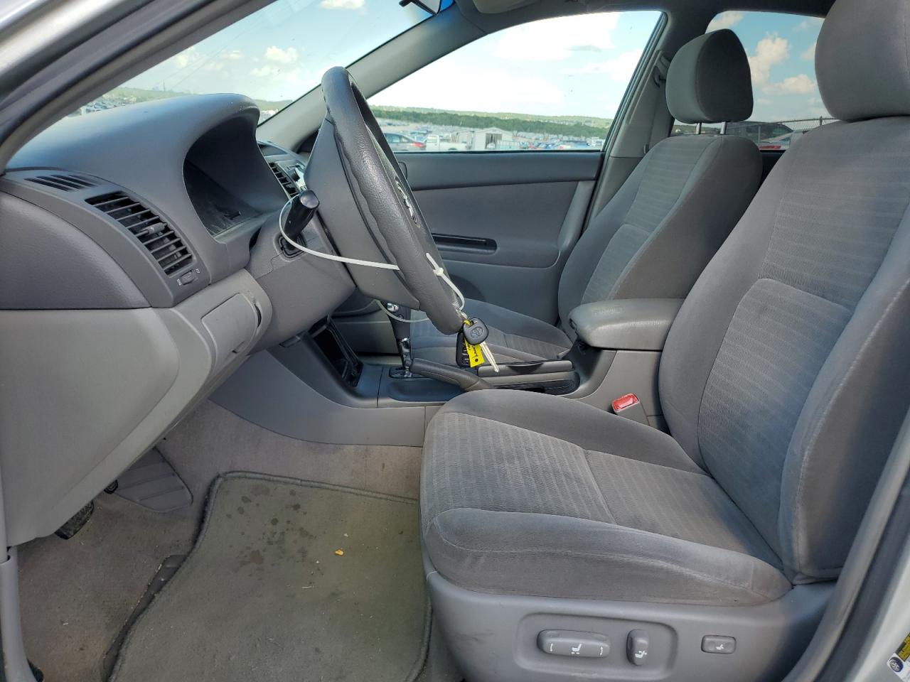 4T1BF32K75U094770 2005 Toyota Camry Le