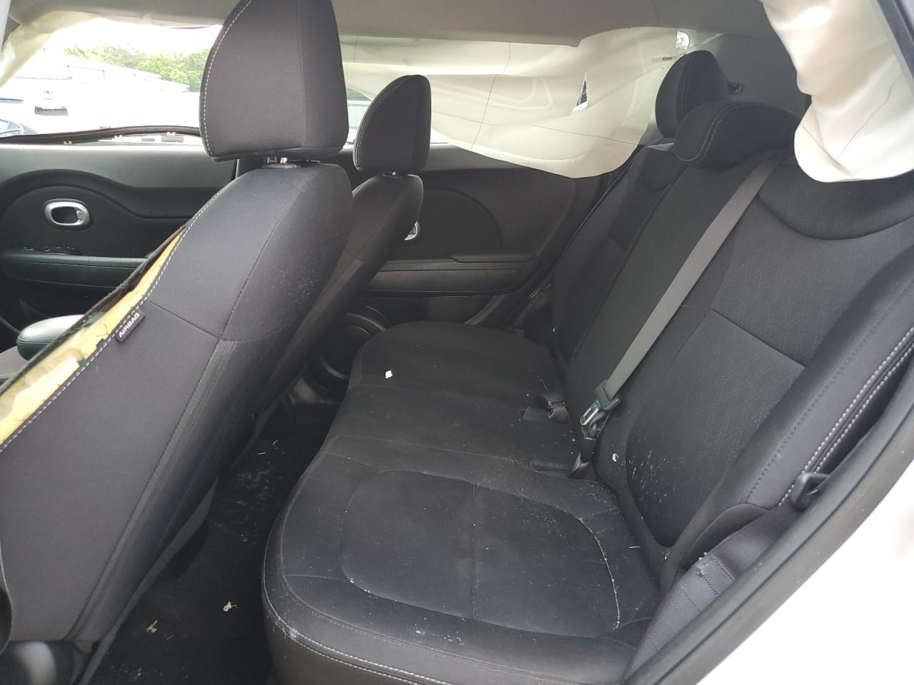 KNDJN2A23J7591063 2018 Kia Soul