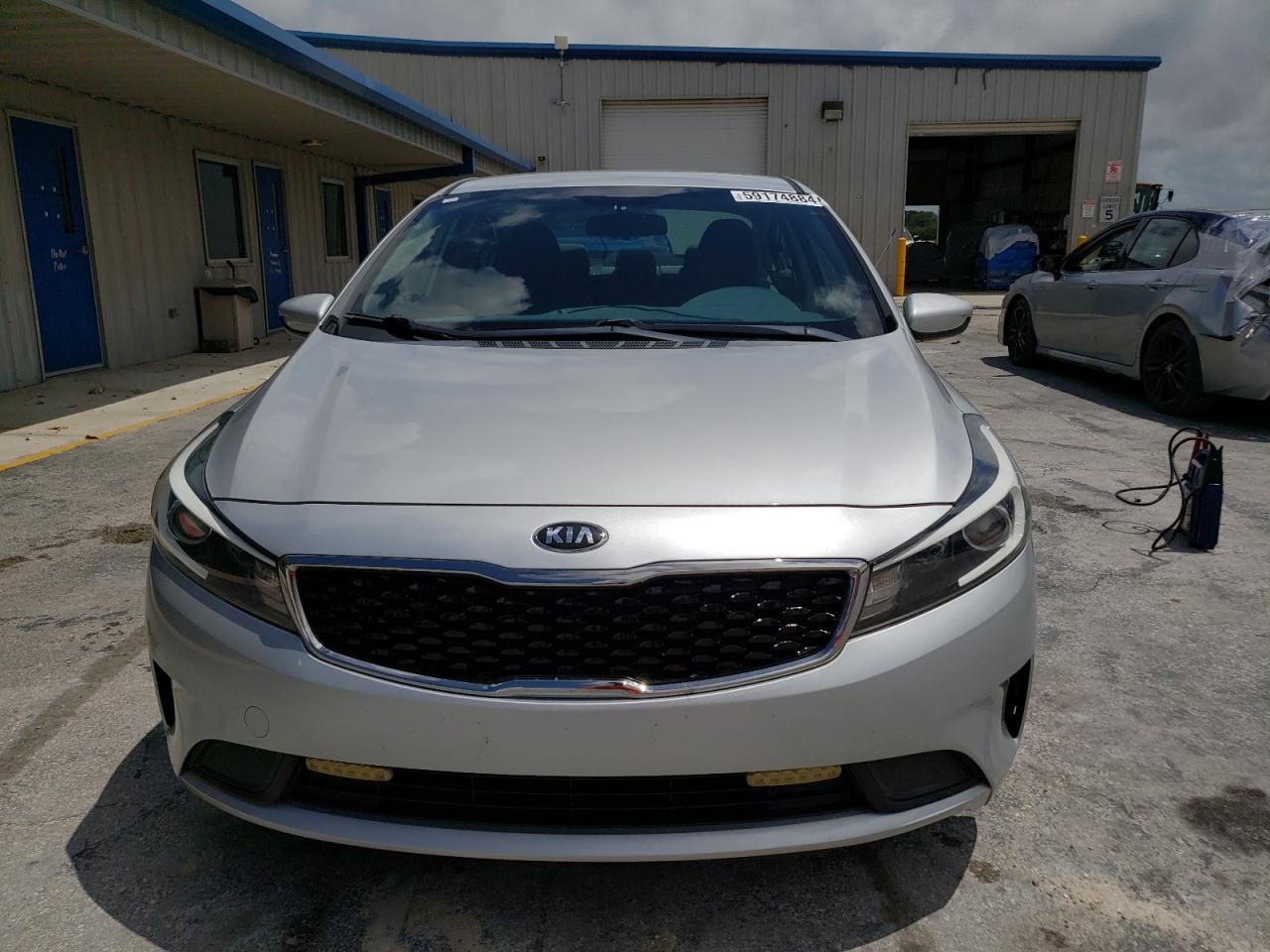 3KPFL4A76HE131120 2017 Kia Forte Lx