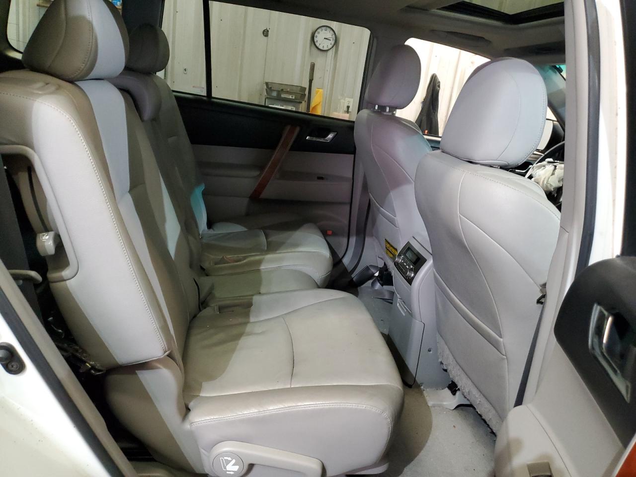 JTEDK3EH9A2159760 2010 Toyota Highlander Limited