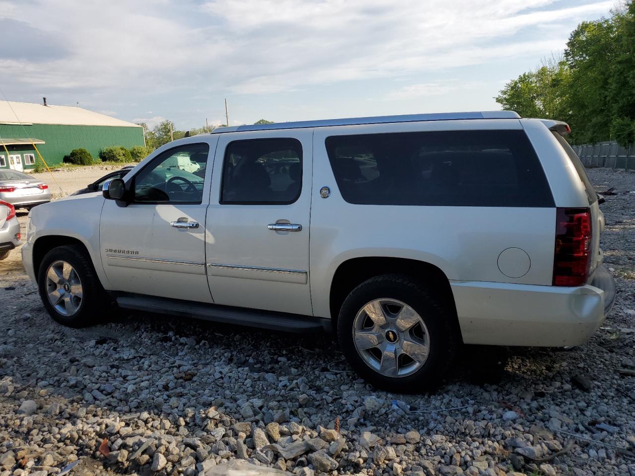 1GNUKKE32AR272435 2010 Chevrolet Suburban K1500 Ltz