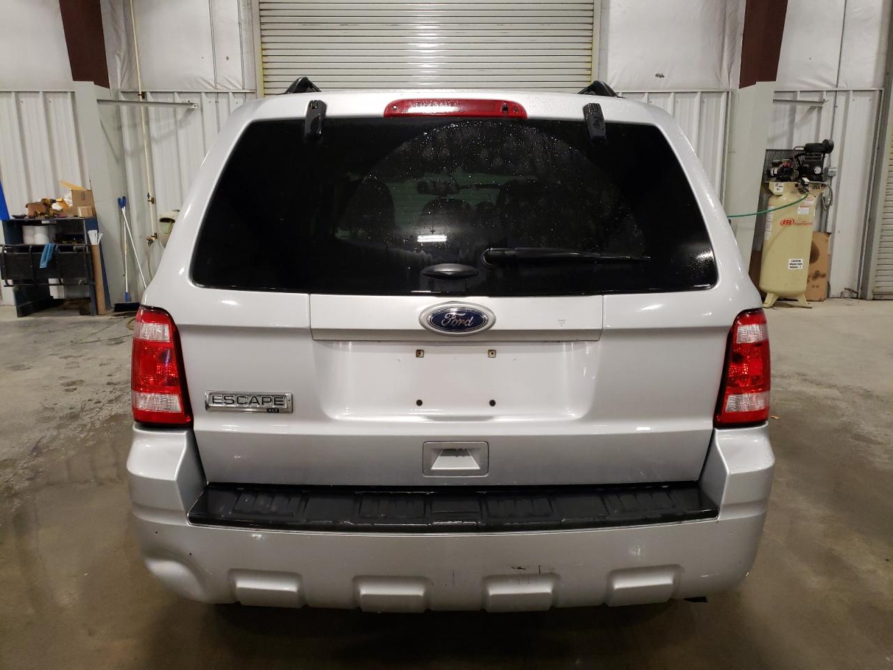 1FMCU0D70BKA72618 2011 Ford Escape Xlt