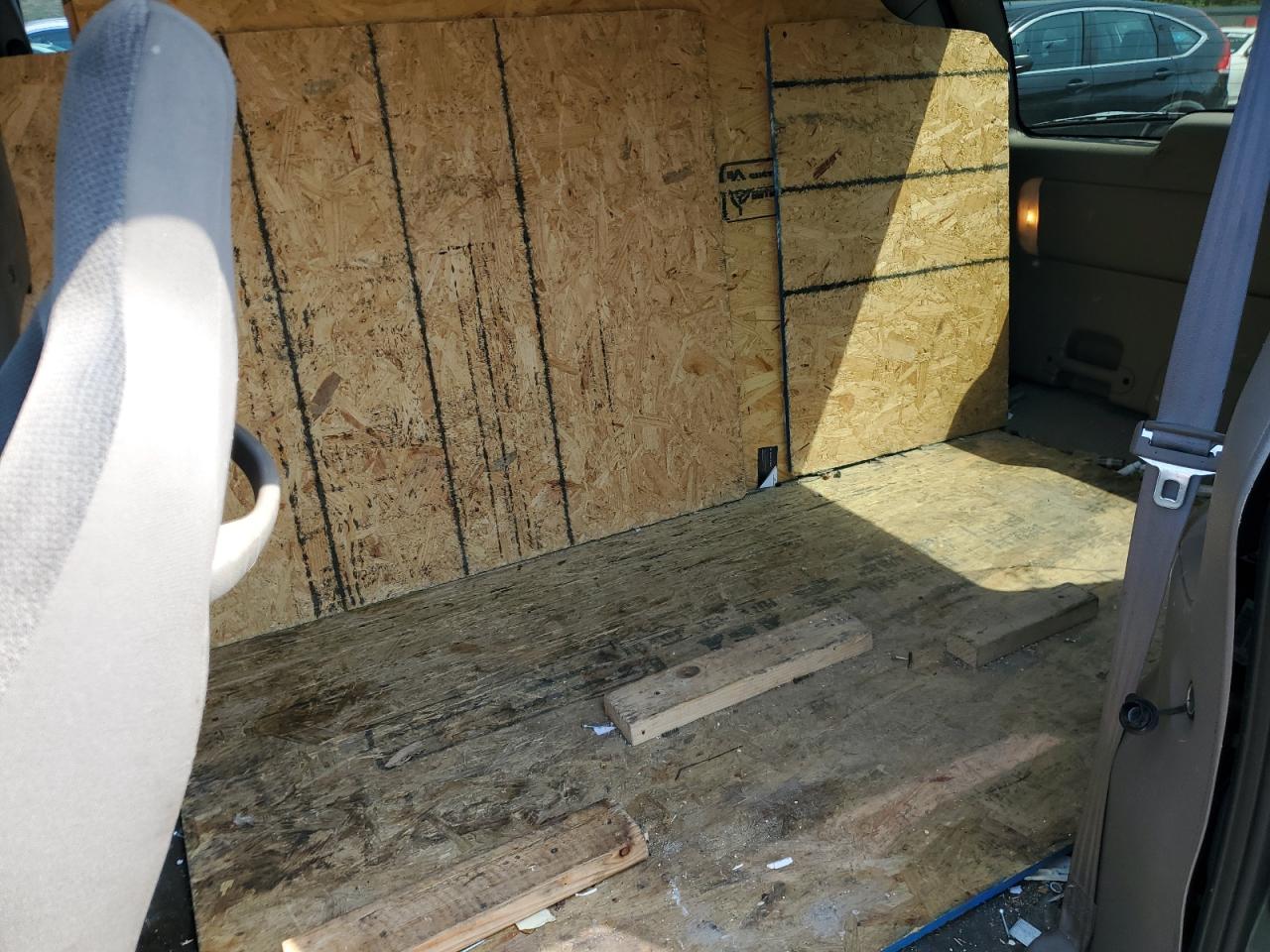 1B4GP25332B730160 2002 Dodge Caravan Se