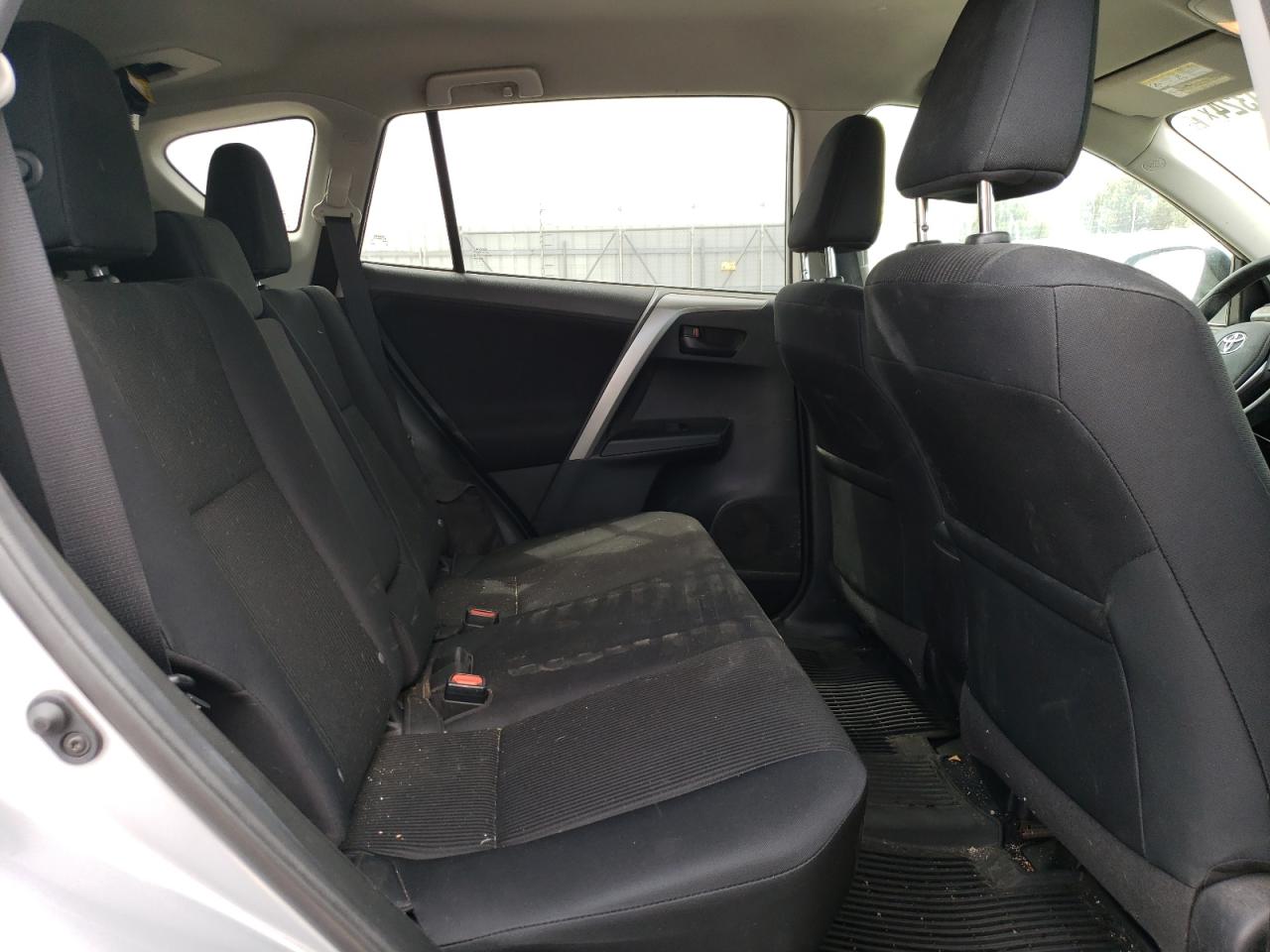 2T3ZFREV3HW381784 2017 Toyota Rav4 Le