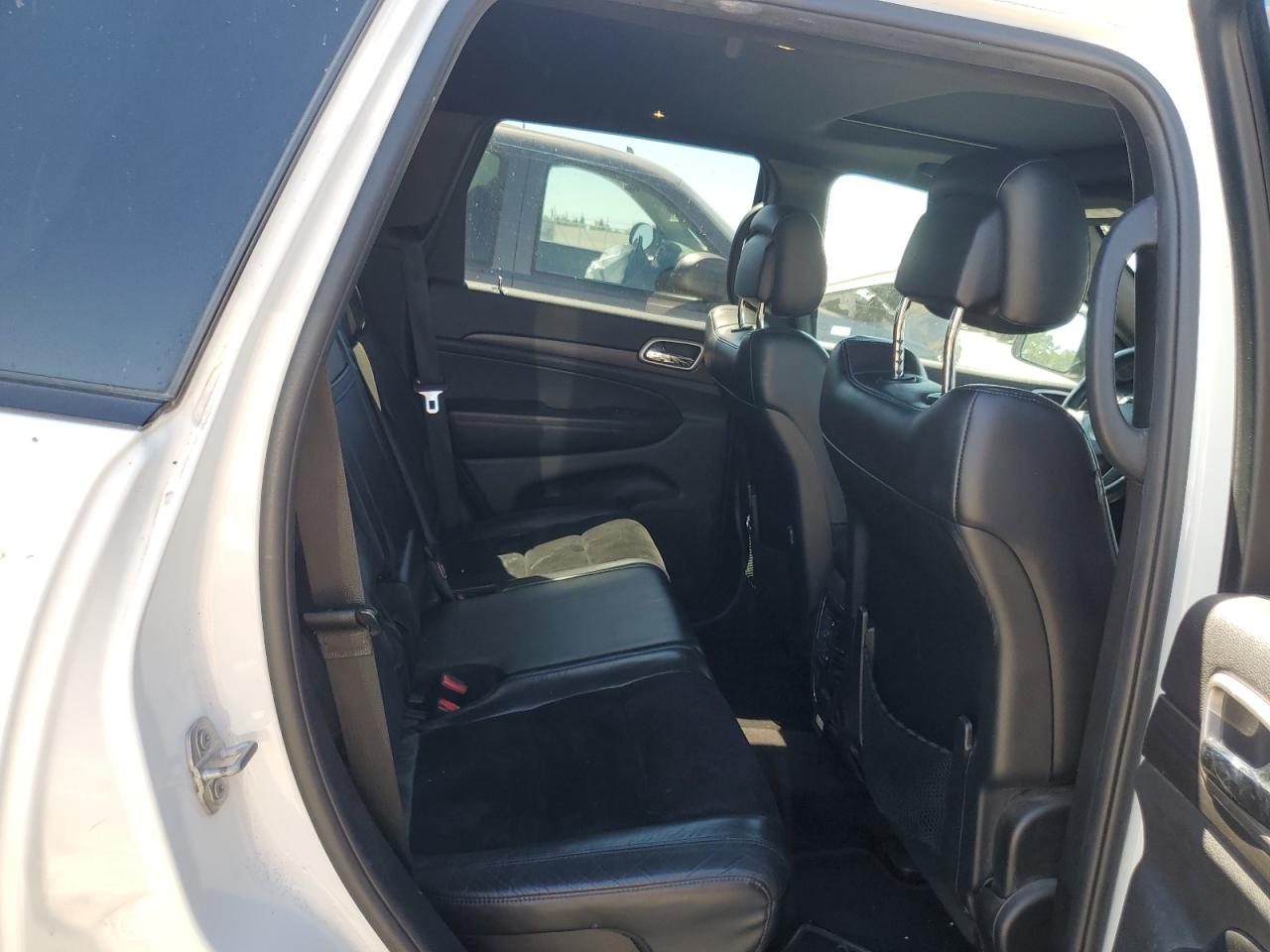 1C4RJFAG3HC767063 2017 Jeep Grand Cherokee Laredo