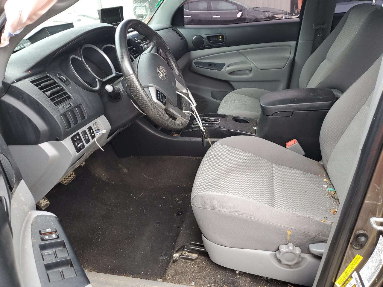 5TFJU4GN5CX013940 2012 Toyota Tacoma Double Cab Prerunner