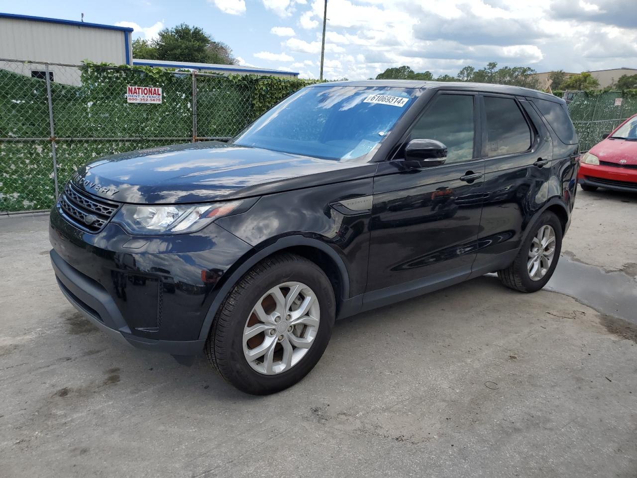 2018 Land Rover Discovery Se vin: SALRG2RV9JA059744