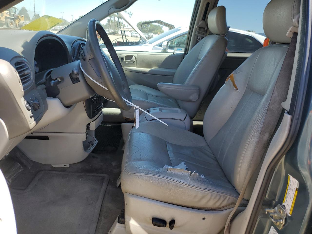 2D4GP44L75R252107 2005 Dodge Grand Caravan Sxt