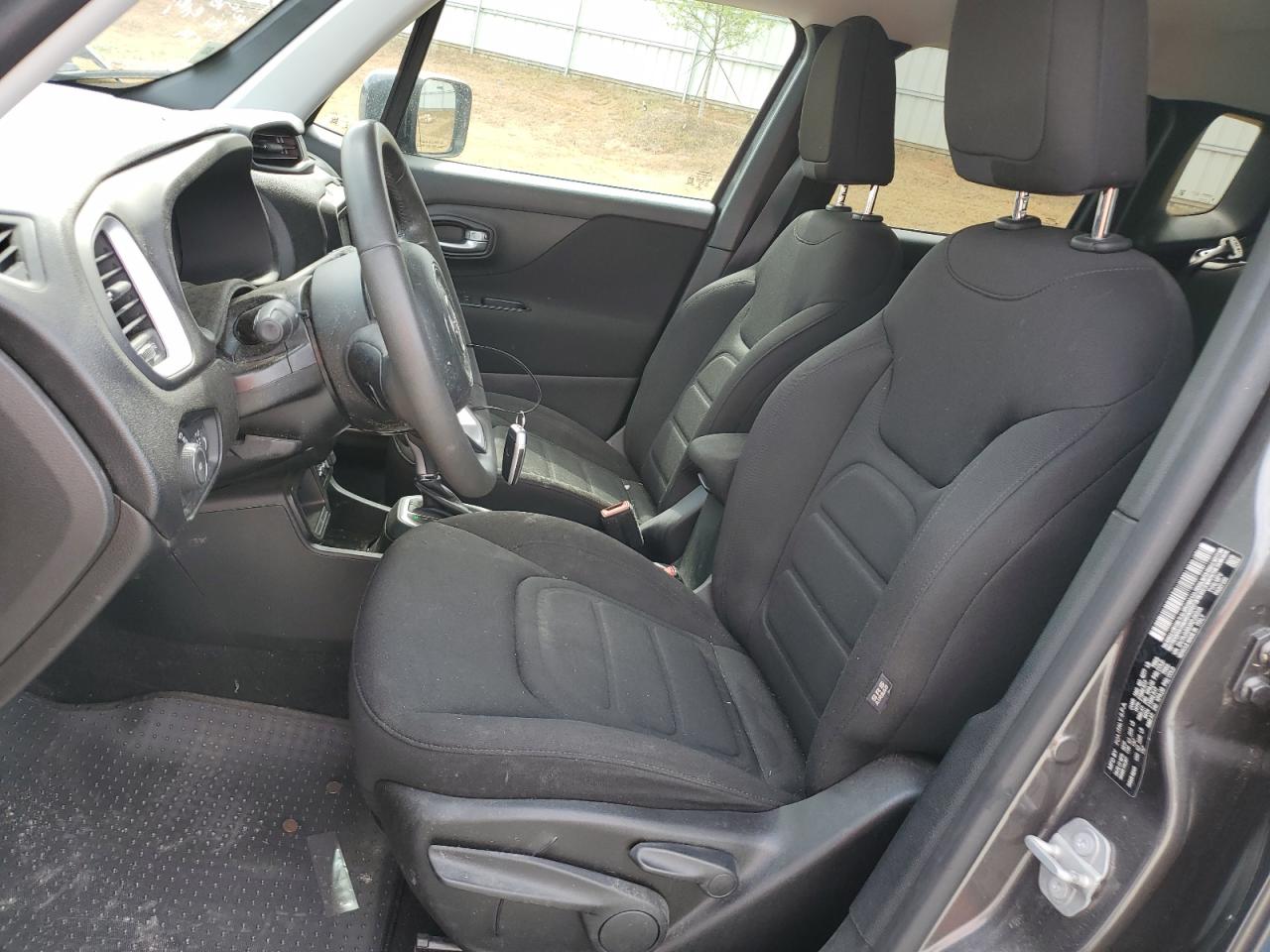 ZACNJABBXKPJ90326 2019 Jeep Renegade Latitude