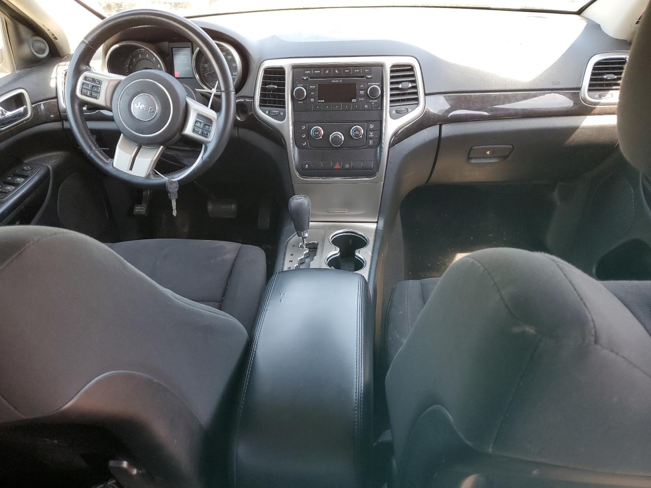 1J4RR4GG4BC571722 2011 Jeep Grand Cherokee Laredo