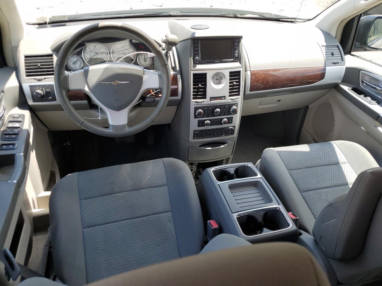 2A4RR5D18AR104170 2010 Chrysler Town & Country Touring