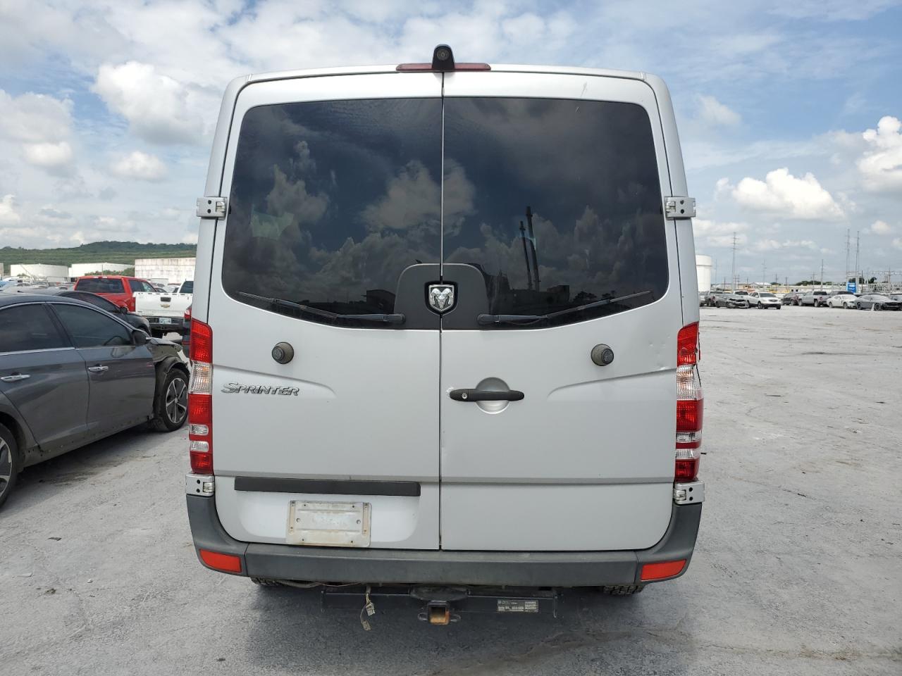 WDWPE745785244951 2008 Dodge Sprinter 2500