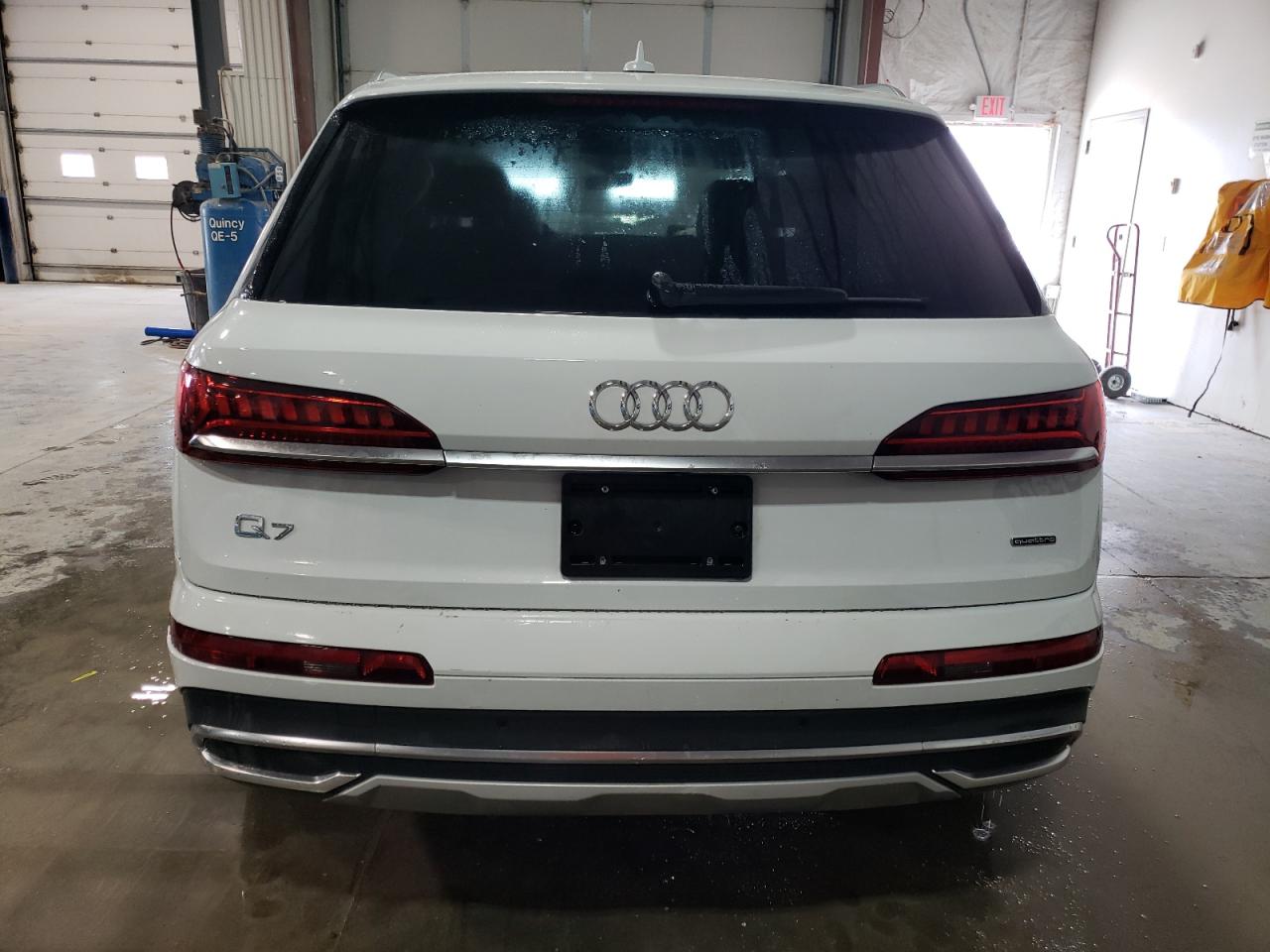 WA1LCBF79RD003614 2024 Audi Q7 Premium Plus