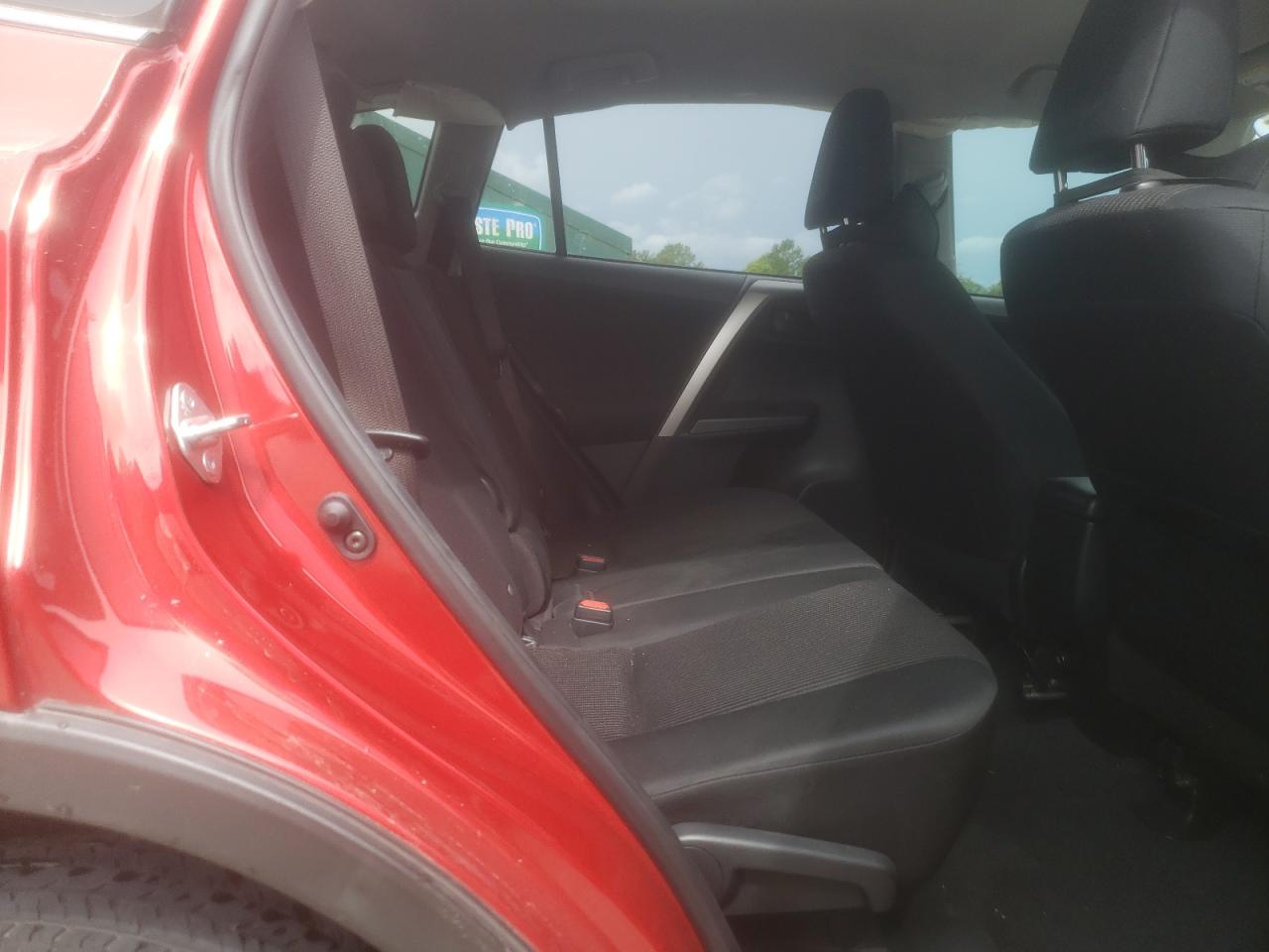 JTMZFREV2HJ137204 2017 Toyota Rav4 Le