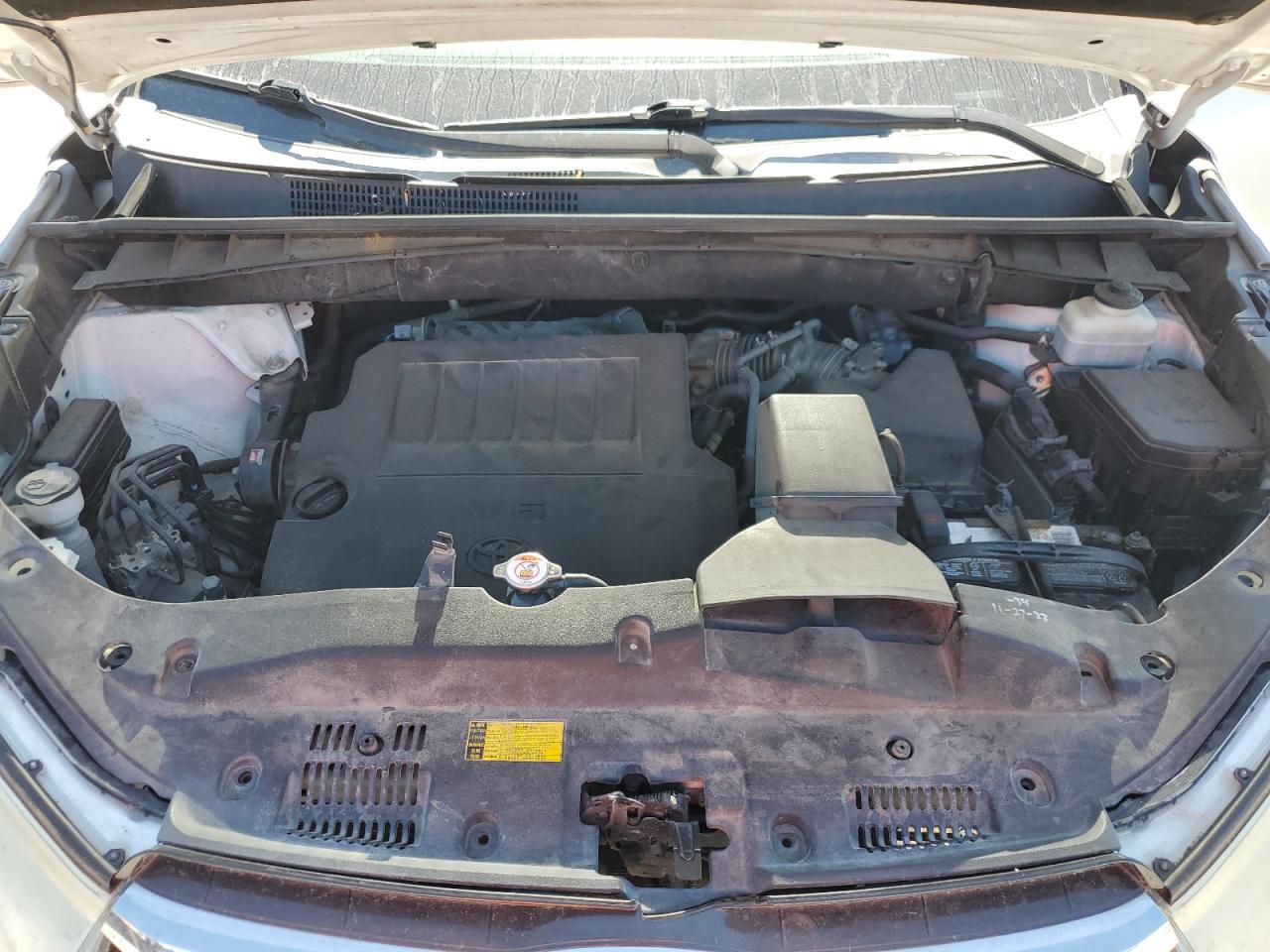 5TDKKRFH9ES022040 2014 Toyota Highlander Xle