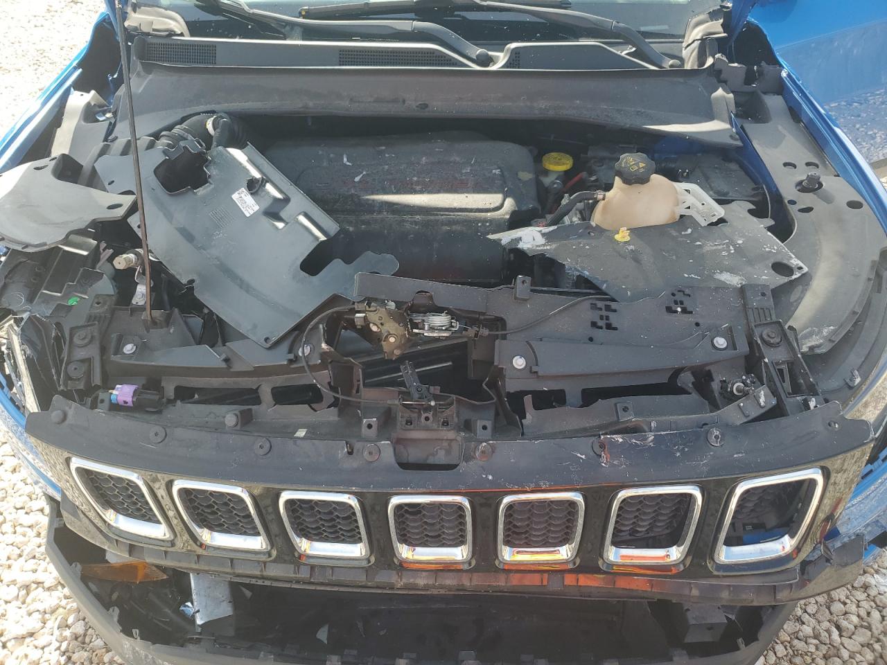 3C4NJCBB1JT181729 2018 Jeep Compass Latitude