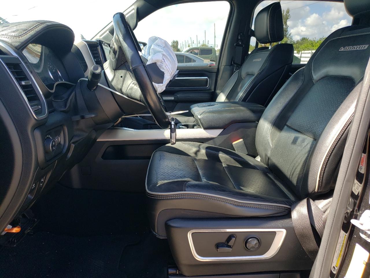 1C6SRFJT3KN618985 2019 Ram 1500 Laramie