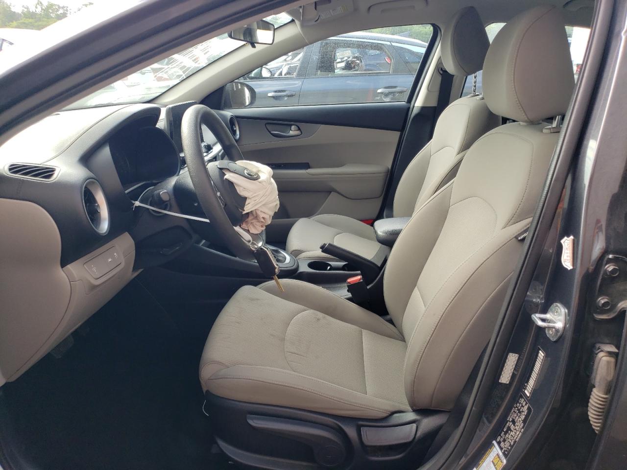 3KPF24AD9ME357493 2021 Kia Forte Fe