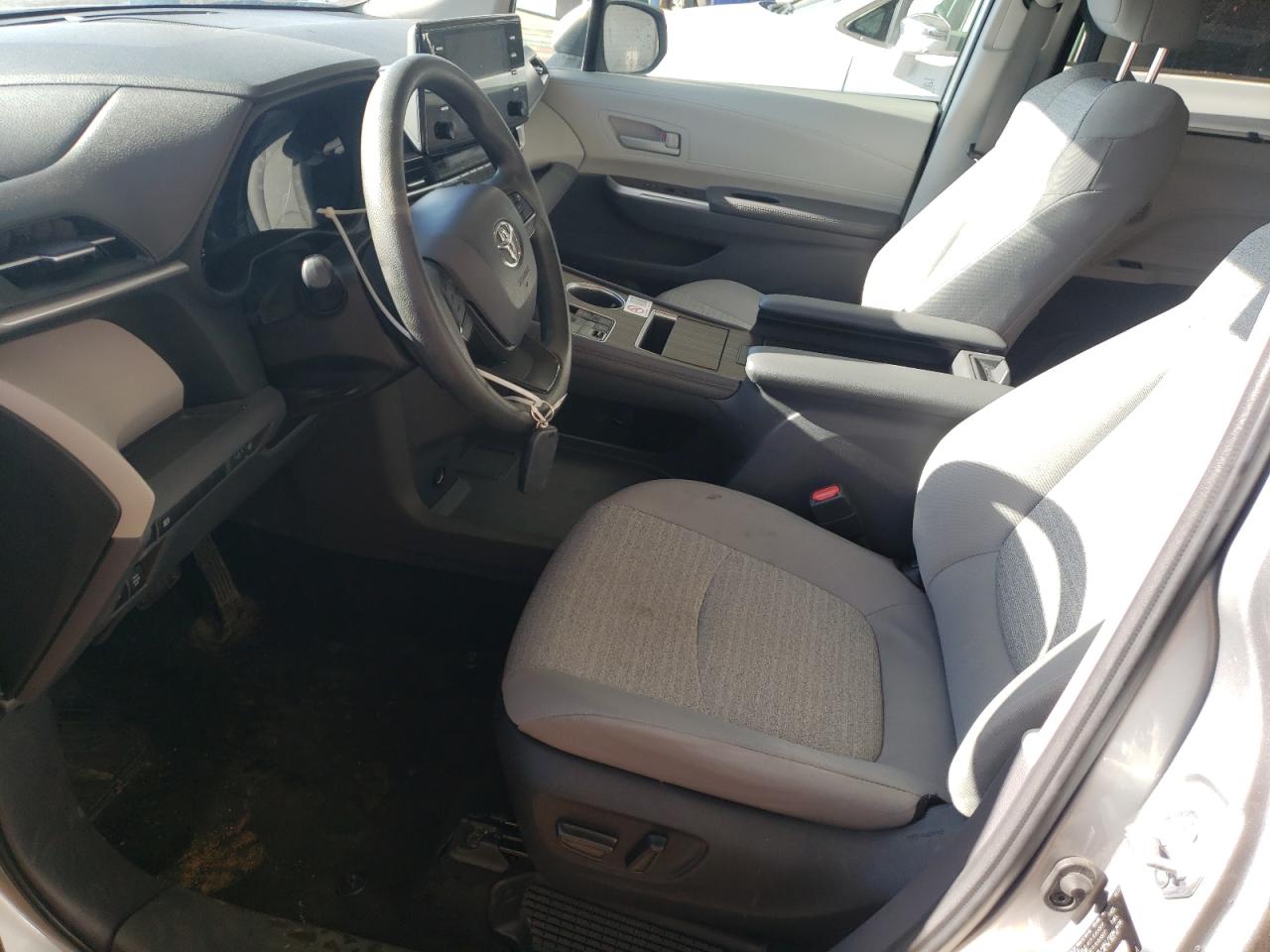 5TDKRKEC7NS110111 2022 Toyota Sienna Le