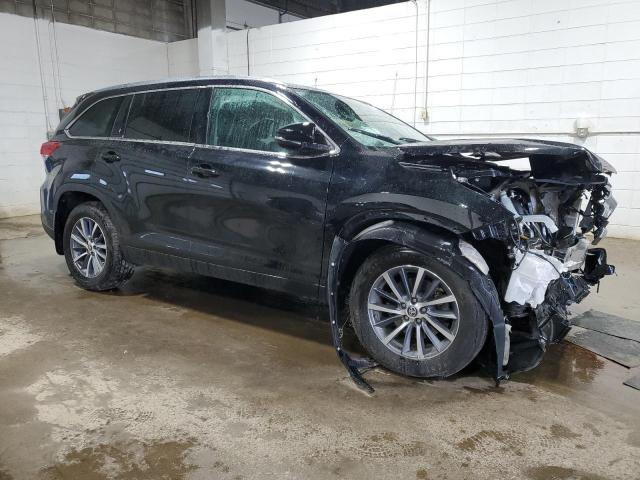 VIN 5TDJZRFH2KS626404 2019 Toyota Highlander, SE no.4