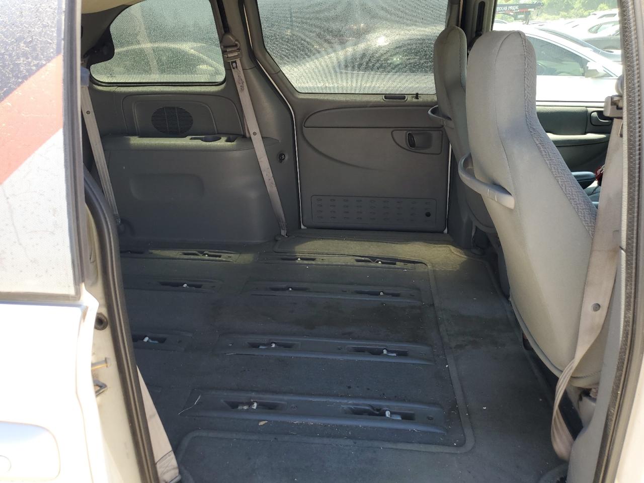 1D4GP45R04B570375 2004 Dodge Caravan Sxt