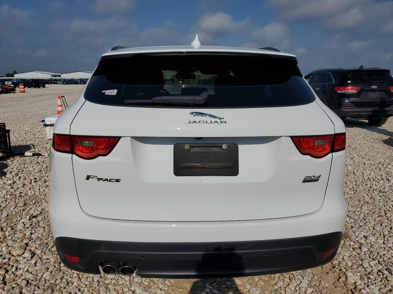 SADCK2BN3HA496367 2017 Jaguar F-Pace Prestige