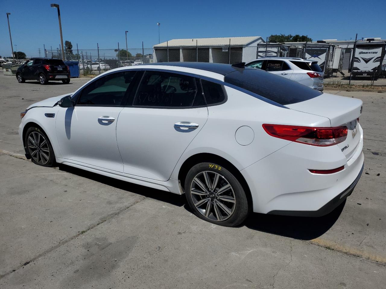 2019 Kia Optima Lx vin: 5XXGT4L35KG328096