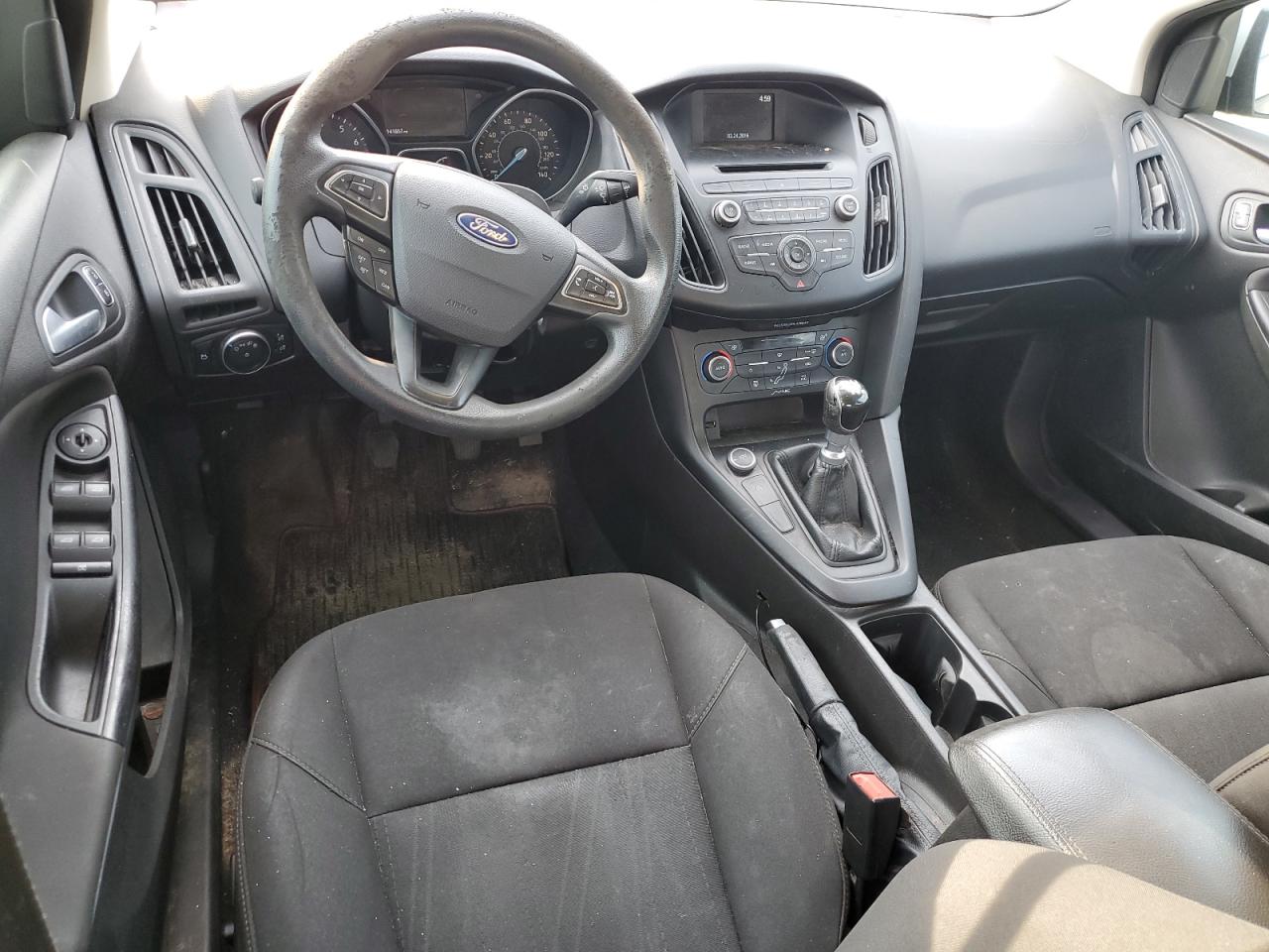 1FADP3FE0GL261189 2016 Ford Focus Se