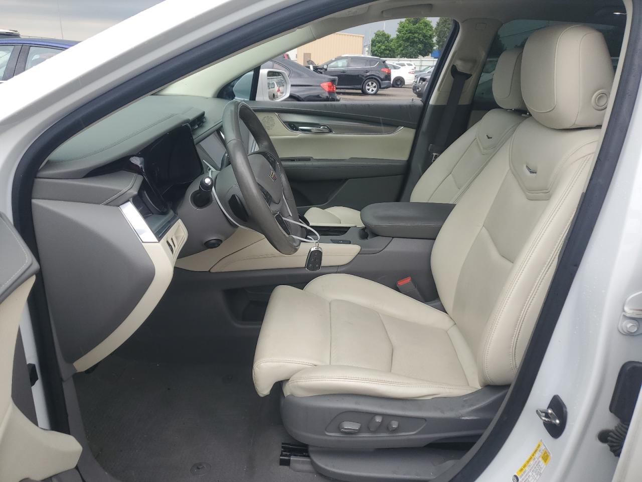 1GYKNBRS9HZ258822 2017 Cadillac Xt5 Luxury