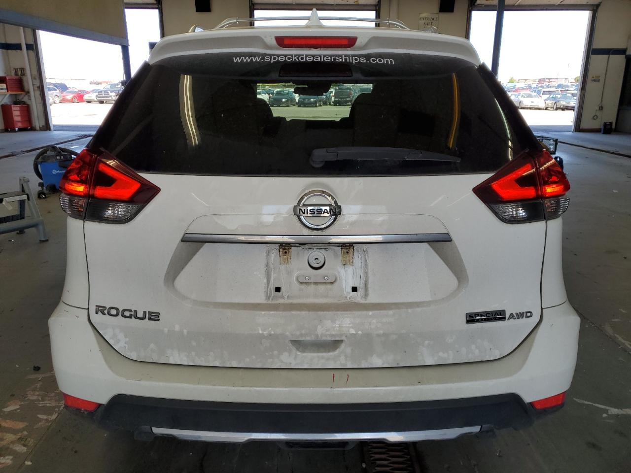 2019 Nissan Rogue S vin: 5N1AT2MV1KC780424