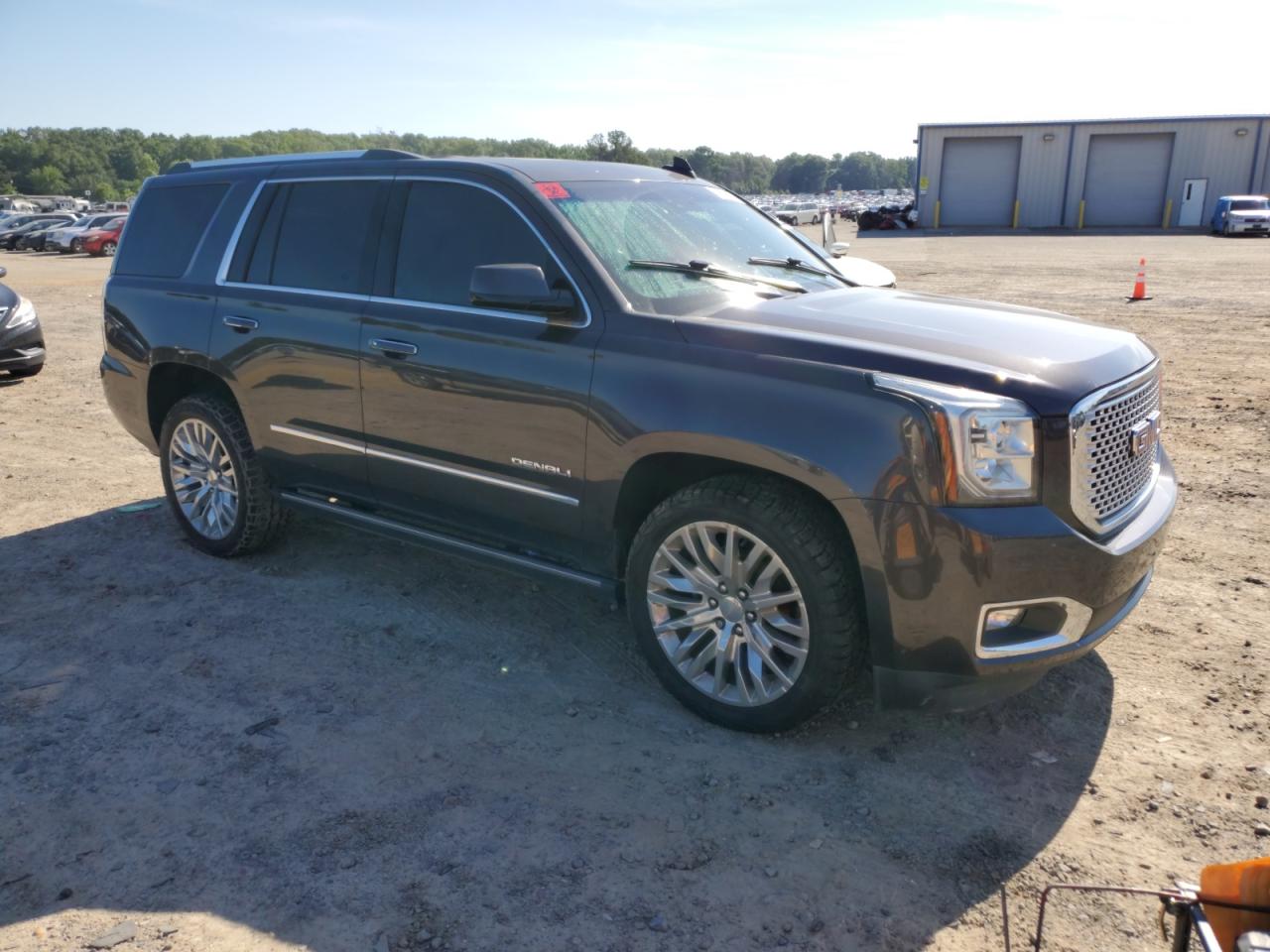 2016 GMC Yukon Denali vin: 1GKS1CKJ2GR205259