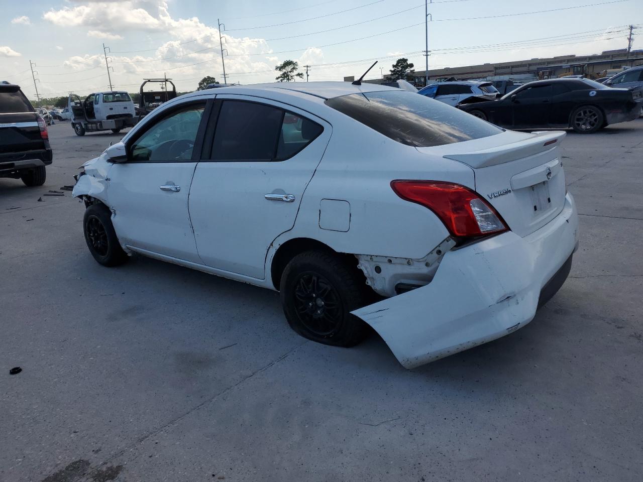 2017 Nissan Versa S vin: 3N1CN7AP9HK462163