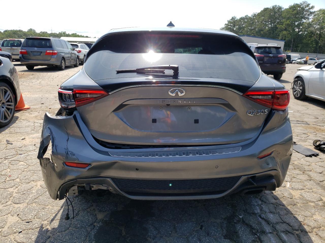 SJKCH5CP8JA046728 2018 Infiniti Qx30 Base