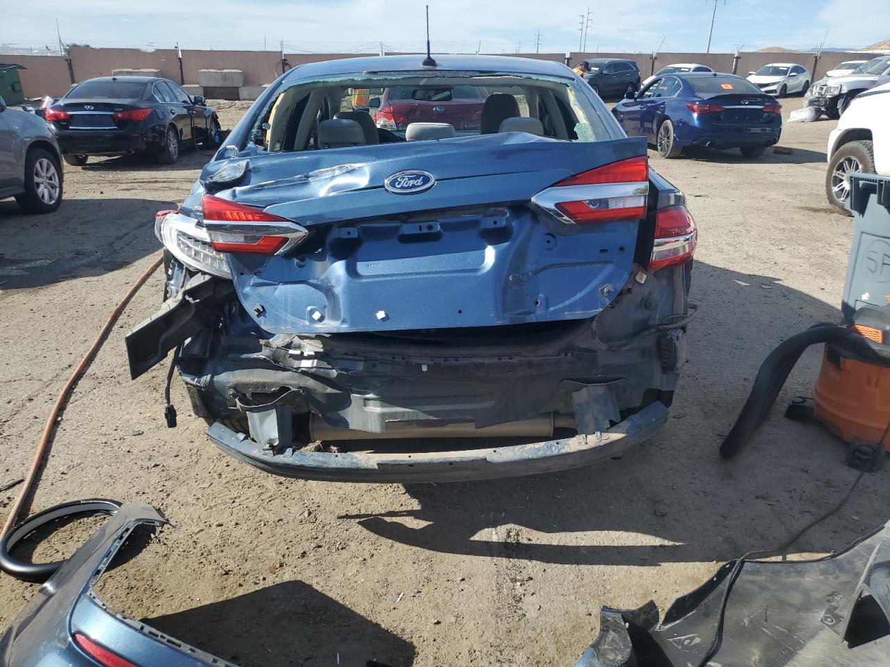 2019 Ford Fusion S vin: 3FA6P0G73KR249300