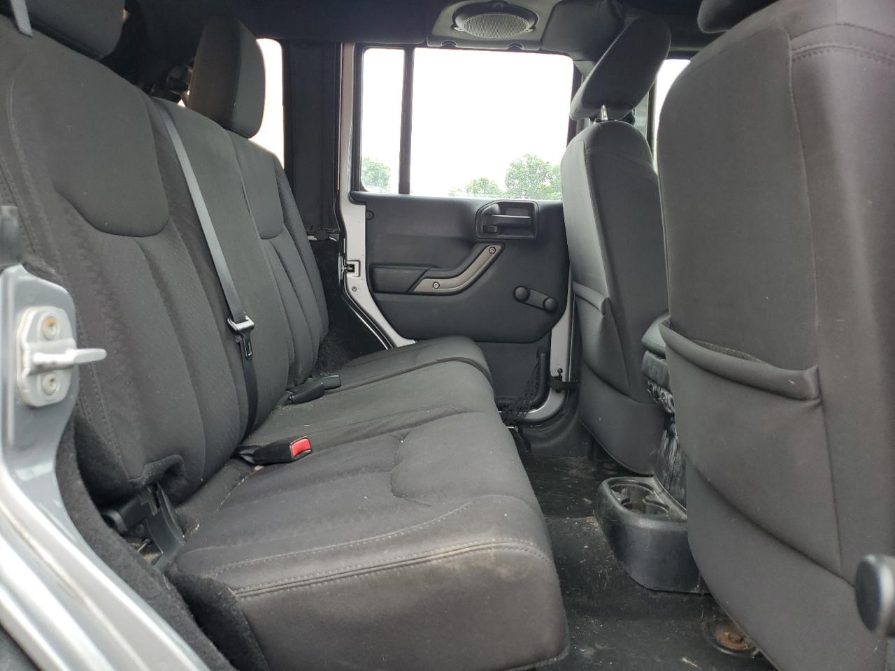 1C4BJWDG4DL592524 2013 Jeep Wrangler Unlimited Sport