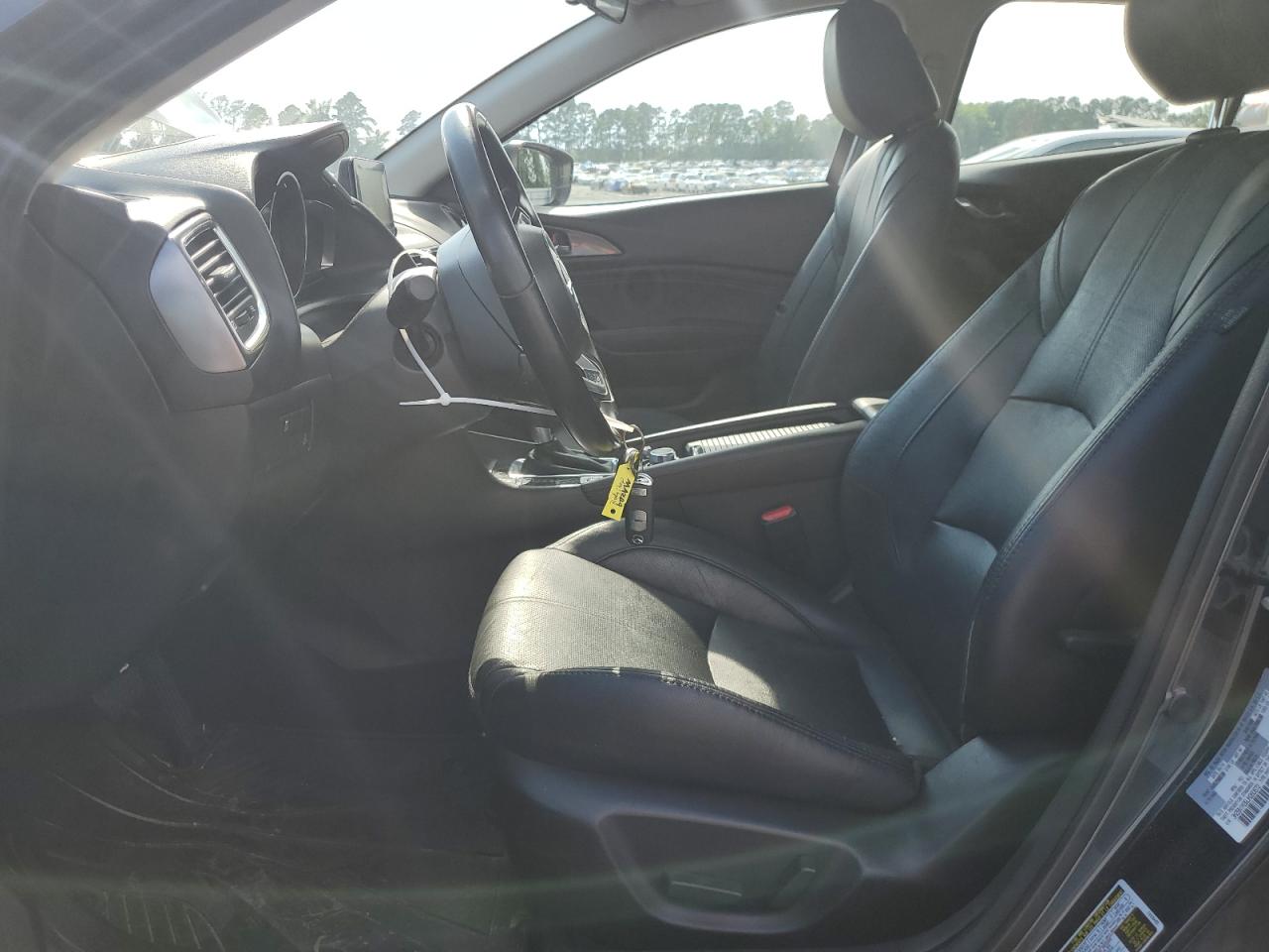 3MZBN1M39JM260672 2018 Mazda 3 Grand Touring